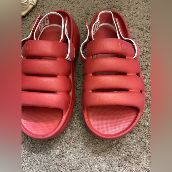 Red Ugg slides with straps - Picture 2 of 3